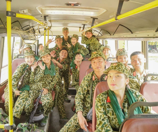 Hau Hoang viet tam thu cong khai 