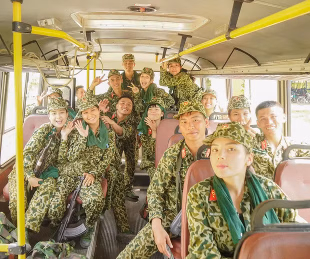 Hau Hoang viet tam thu cong khai 