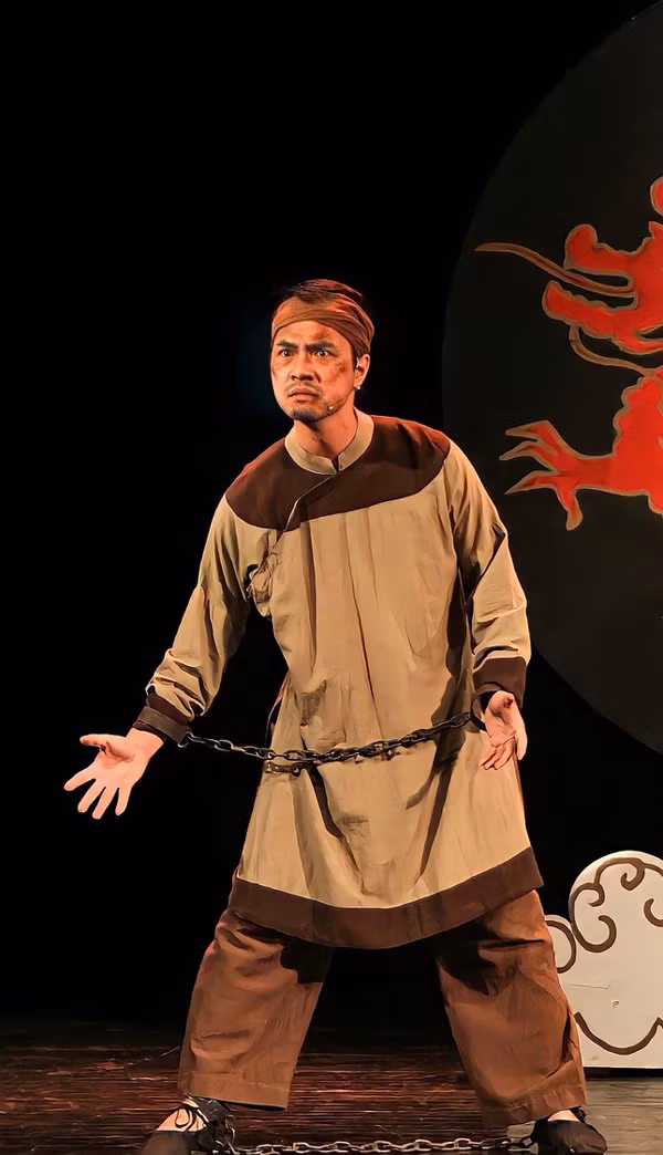 Hon nhan doi thuc cua chang Phi dien trai trong 