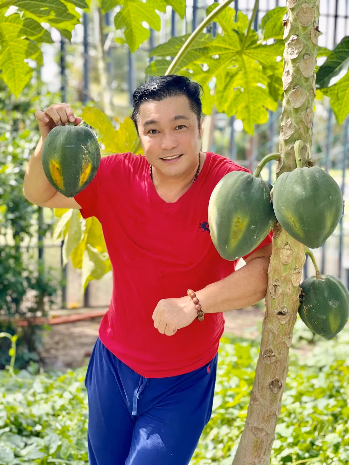 Sao nam showbiz Viet than hinh vam vo, giau su van doc than-Hinh-4