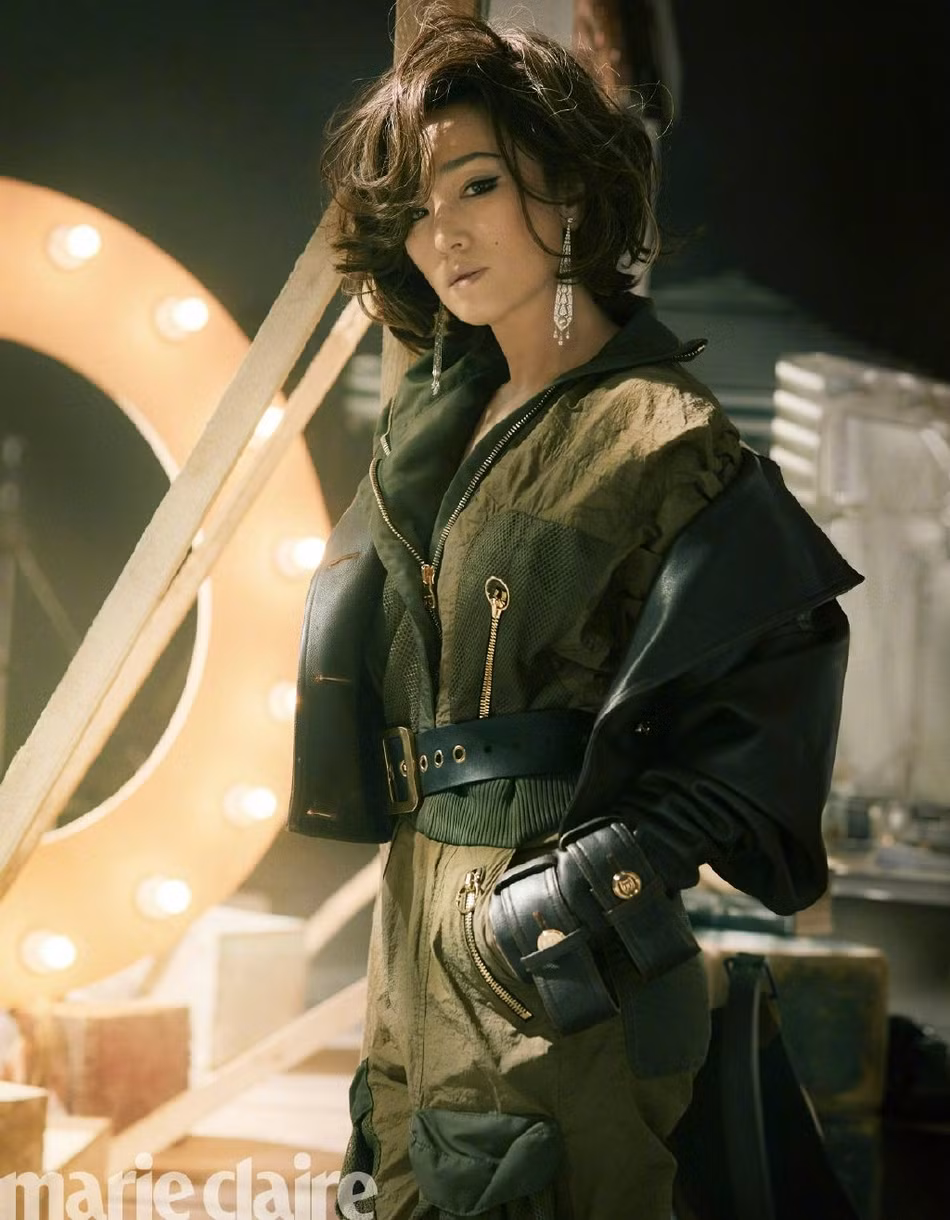 Có vẻ như Củng Lợi ngày càng "lão hóa ngược", càng có tuổi càng đẹp và trẻ trung, phá cách.