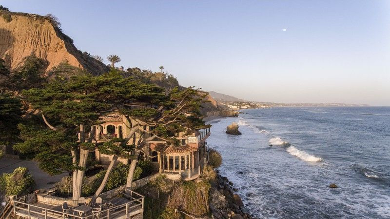 Bất động sản mà vị tỷ phú công nghệ mới mua có tên là Il Pelicano, được xây dựng vào năm 2012, mang phong cách kiến trúc truyền thống vùng Tuscany ở Italy.