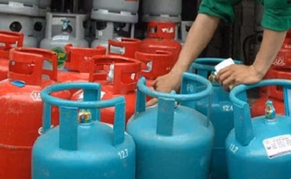 Cua Hoang de Alaska tang gia gap doi nam ngoai-Hinh-3