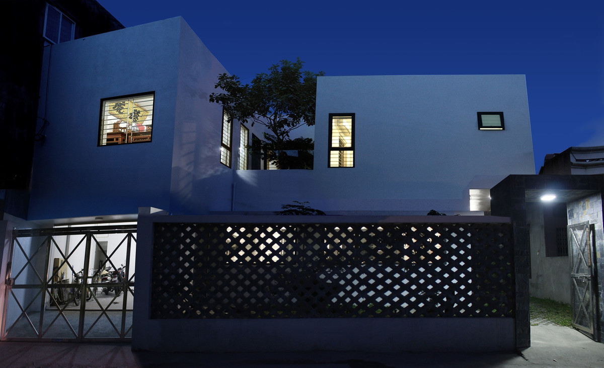 Ngan ngo truoc khu vuon bi mat trong ngoi nha mau trang o Hai Phong-Hinh-3