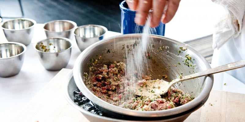 Trong ngay den do co 3 thuc pham nen an va 2 thuc pham can tranh-Hinh-2