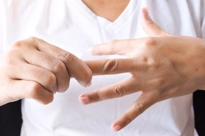 Bo 5 giay xem ngon tay giua, biet ngay bao gio giau-Hinh-2