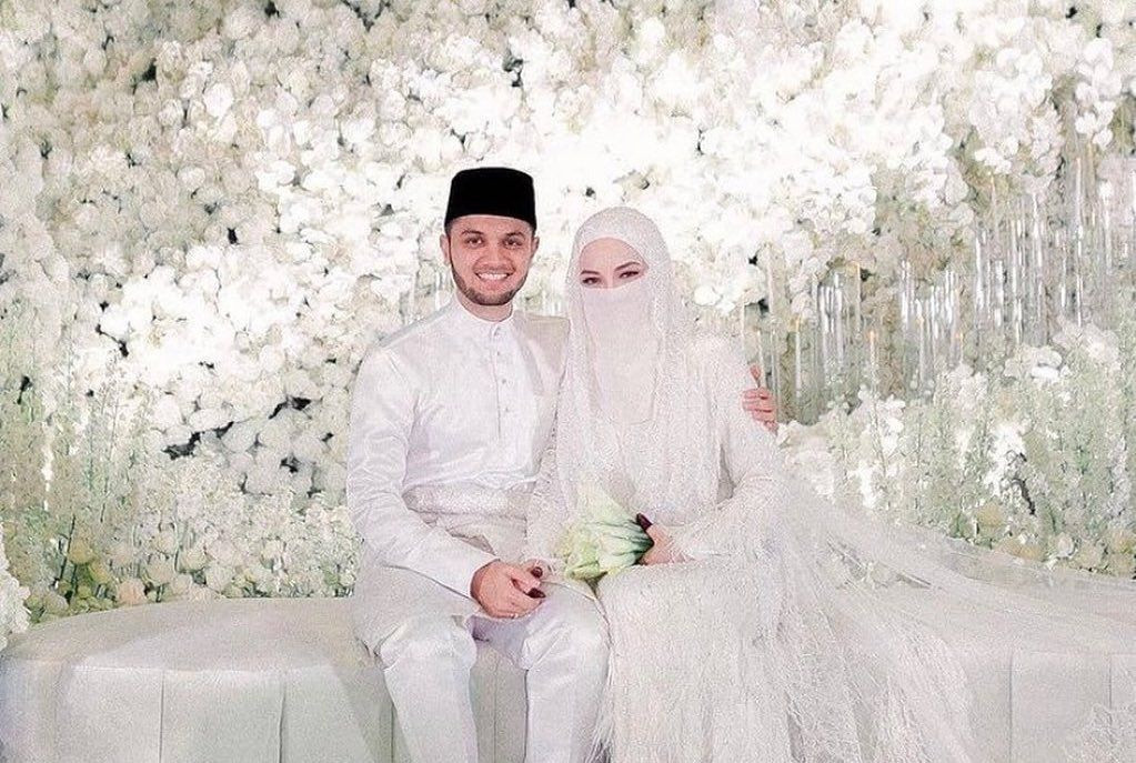 Nguoi dep Malaysia bi dieu tra vi to chuc le cuoi xa hoa