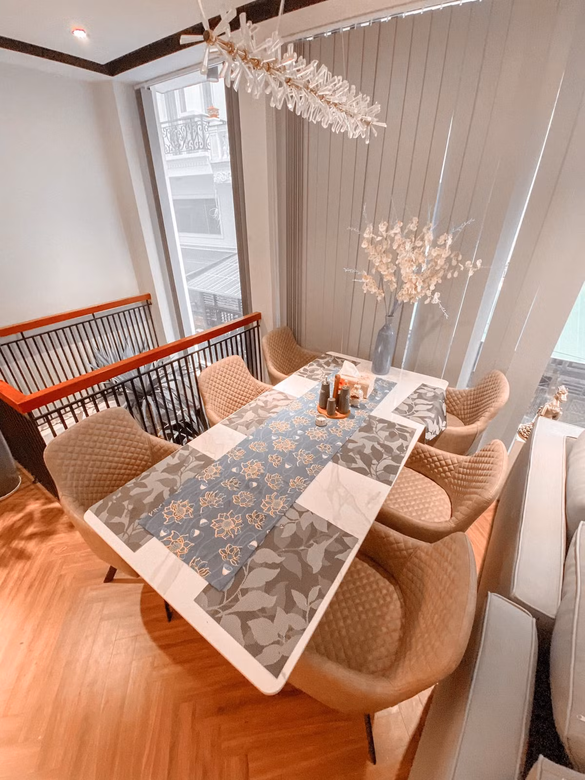 Nha dien tich 50m2 van co ho boi, vuon gac mai nho thiet ke nay-Hinh-9