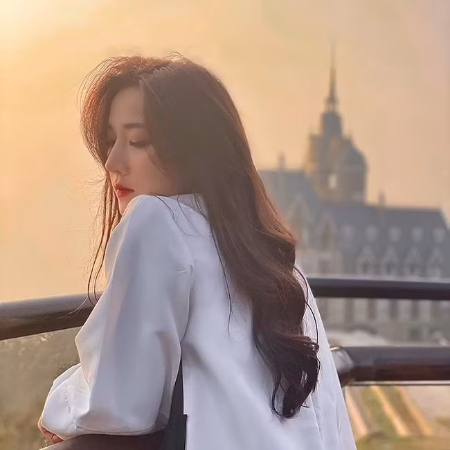 Linh Hương không định hướng bản thân theo con đường nghệ thuật.