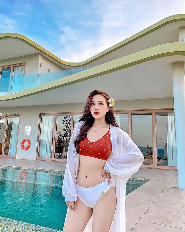 Năm 2018, Linh Hương từng khiến dân mạng "săn lùng" với một bức ảnh được chụp trên sân vận động Mỹ Đình (Hà Nội) tại giải AFF Cup.