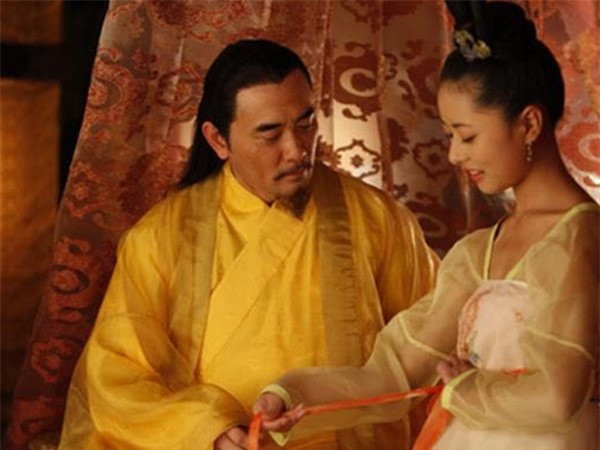 Vì sao phi tần sau khi thị tẩm xong không được ở lại cung Hoàng đế? - Hình 2 Vi sao phi tan sau khi thi tam xong khong duoc o lai cung Hoang de?-Hinh-2