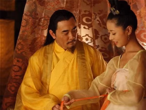 Vi sao phi tan sau khi thi tam xong khong duoc o lai cung Hoang de?-Hinh-2