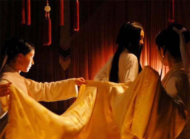 Vì sao phi tần sau khi thị tẩm xong không được ở lại cung Hoàng đế? Vi sao phi tan sau khi thi tam xong khong duoc o lai cung Hoang de?