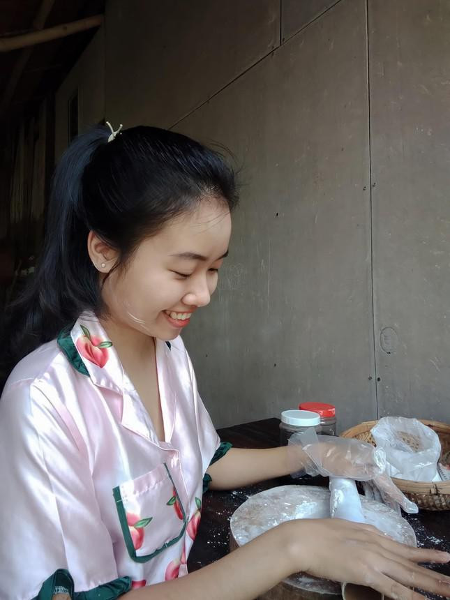 Co gai tro thanh Tiktoker trieu view nho cac mon lam tu com nguoi