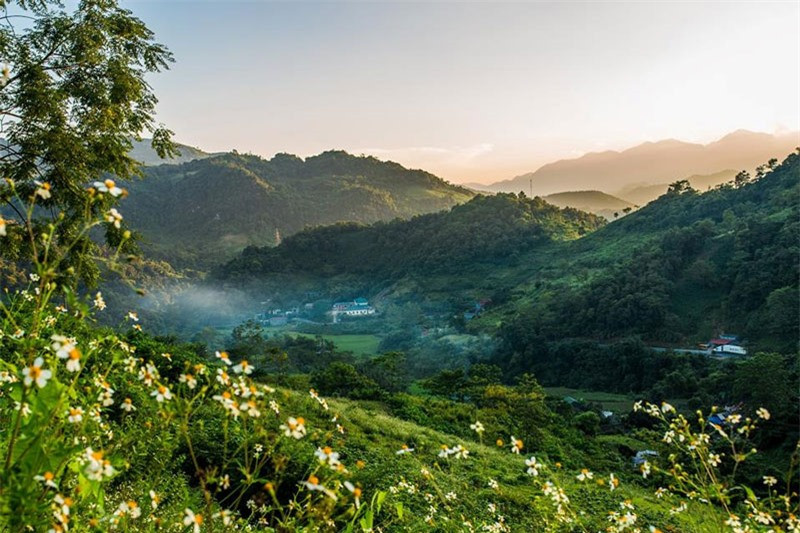 Truyền thuyết về tên đèo Mã Phục còn hết sức hấp dẫn và ly kỳ. Ảnh: Hoàng Phi.