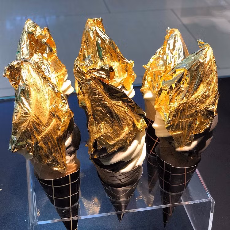 Kem dát vàng gây sốt giới trẻ Hà Nội, giá chát vẫn xếp hàng ăn thử ảnh 1