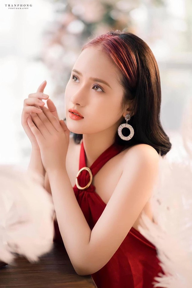 Bén duyên với nghề mẫu ảnh khi vừa mới trở về nước sau một khoảng thời gian ngắn du học tại Singapore. Với lợi thế nổi bật về ngoại hình, Thanh Tâm dễ dàng nhận được nhiều sự chú ý sau vài bộ ảnh.“Mình luôn quan niệm mình phải luôn học hỏi và phát triển bản thân không chỉ về ngoại hình mà còn về kiến thức”, Tâm nói. 