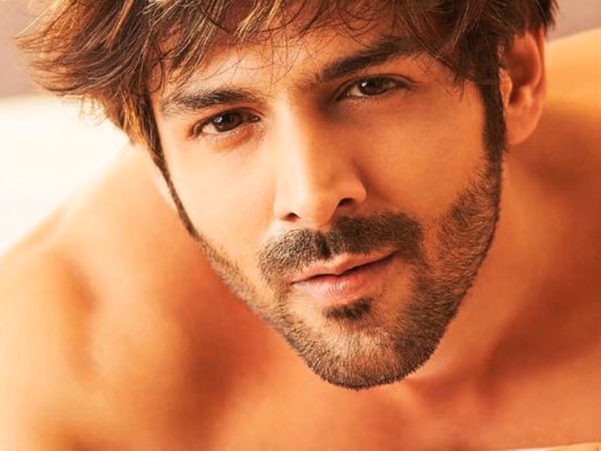  4. Môi nứt nẻ: Môi là khu vực dễ bị bỏ qua trong quy trình chăm sóc da hàng ngày. Bên cạnh đó, làn da môi cũng rất nhạy cảm, dễ bị khô nứt. Giữ cho môi luôn căng mịn bằng cách thoa son dưỡng không màu, uống nhiều nước và tẩy tế bào chết khoảng 2 lần/tuần. Ảnh: MensXP.