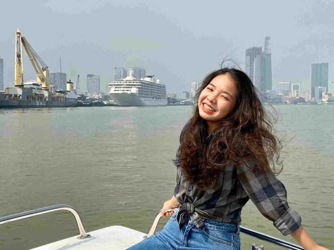 Nu sinh vien 15 tuoi da tro thanh YouTuber-Hinh-3