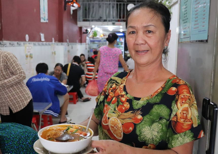 Bun rieu 40 nam khong co oc, khong gach cua nhung van cuc hut khach-Hinh-3