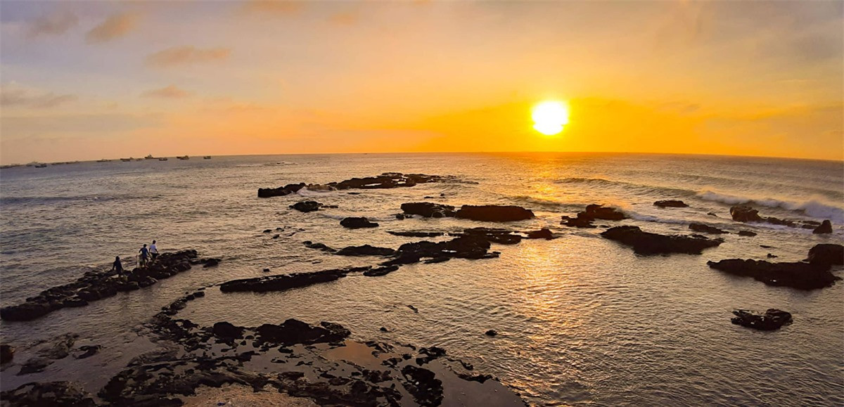 Buổi sớm mai lung linh, đầy mê hoặc, quyến rũ khách thập phương.