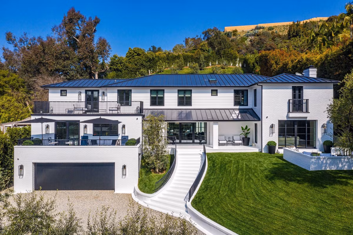 Ben trong nha moi 330 ty dep nhu mo cua Rihanna-Hinh-2