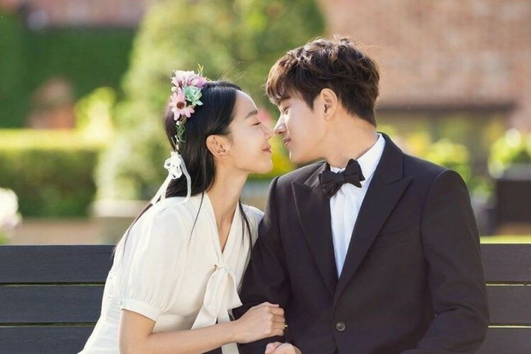 Ket hon voi nguoi khong yeu nhu song cung ban thue chung phong-Hinh-2