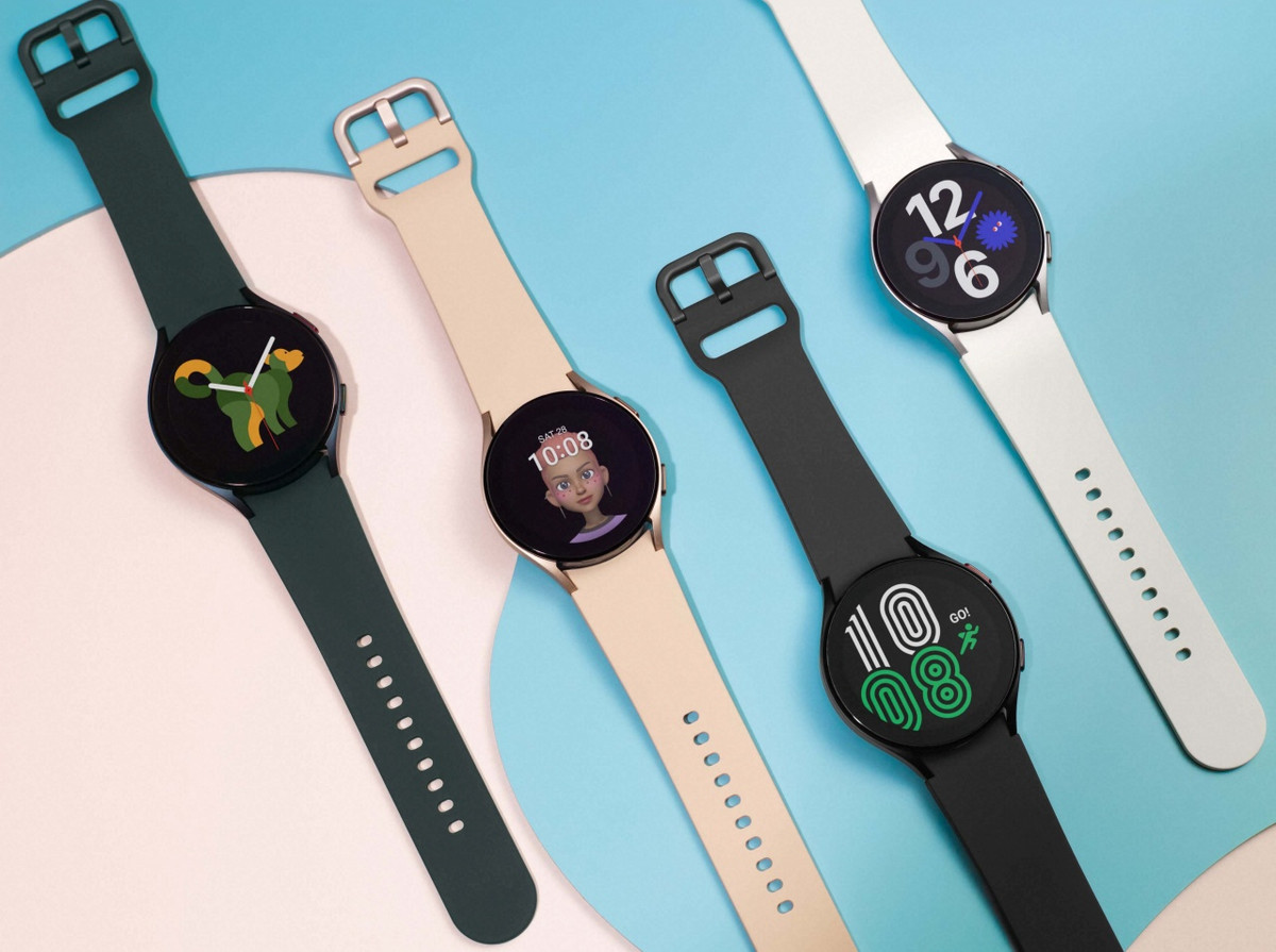 Samsung Galaxy Watch4 bao gồm hai phiên bản 44 mm và 40 mm với 4 màu xanh rêu, vàng, đen và trắng. Thiết bị này có thể kết hợp cùng điện thoại Galaxy để kiểm tra giấc ngủ của người dùng chuyên sâu hơn. Qua Galaxy Health, người dùng kiểm tra được nhịp thở cùng tiếng ngáy sau mỗi giấc ngủ. Ảnh: Samsung.