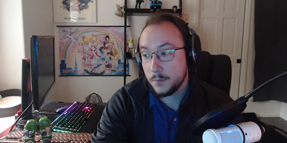  MoonMoon: Bắt đầu livestream từ 2016, MoonMoon nổi tiếng khi chơi Overwatch lúc tựa game này mới ra mắt. Để tăng lượng người xem, anh luôn phát sóng vào khung giờ phù hợp cho khán giả ở cả châu Âu và Bắc Mỹ. Hiện thu nhập của streamer này khoảng 1,7 triệu USD/năm. Ảnh: Affair Post.