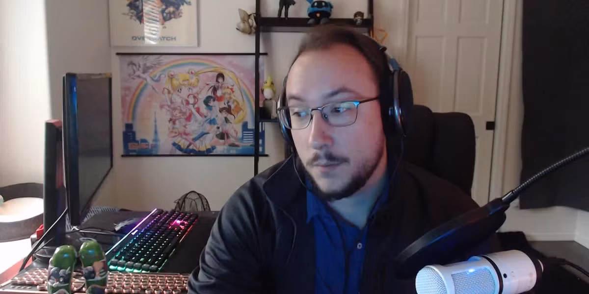  MoonMoon: Bắt đầu livestream từ 2016, MoonMoon nổi tiếng khi chơi Overwatch lúc tựa game này mới ra mắt. Để tăng lượng người xem, anh luôn phát sóng vào khung giờ phù hợp cho khán giả ở cả châu Âu và Bắc Mỹ. Hiện thu nhập của streamer này khoảng 1,7 triệu USD/năm. Ảnh: Affair Post.