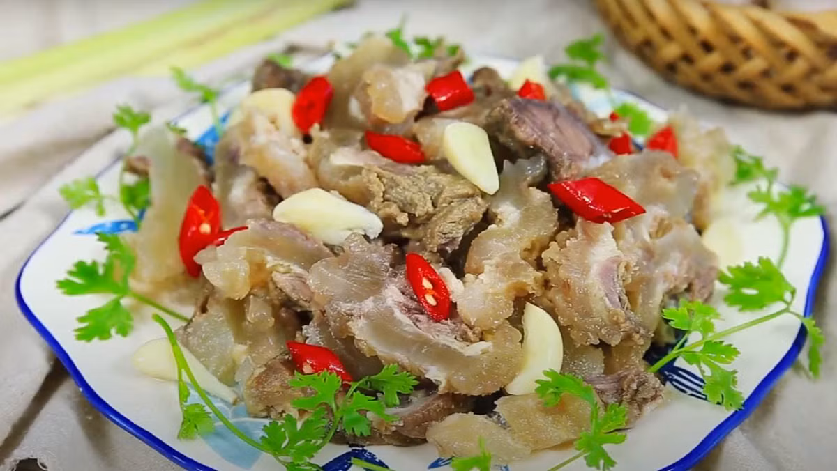 Bo phan cua bo gia chi bang 1/2 thit, menh danh 