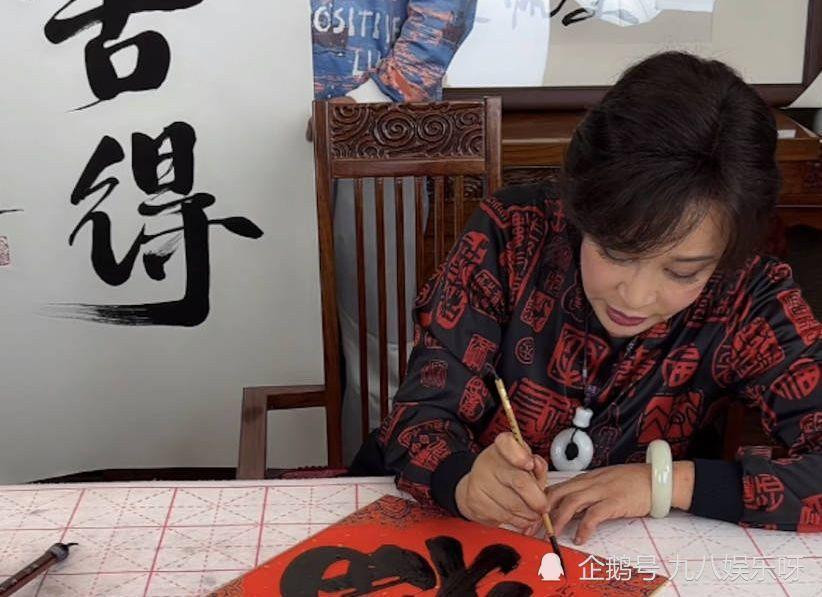 Luu Hieu Khanh bi chi trich ban thu phap gia 