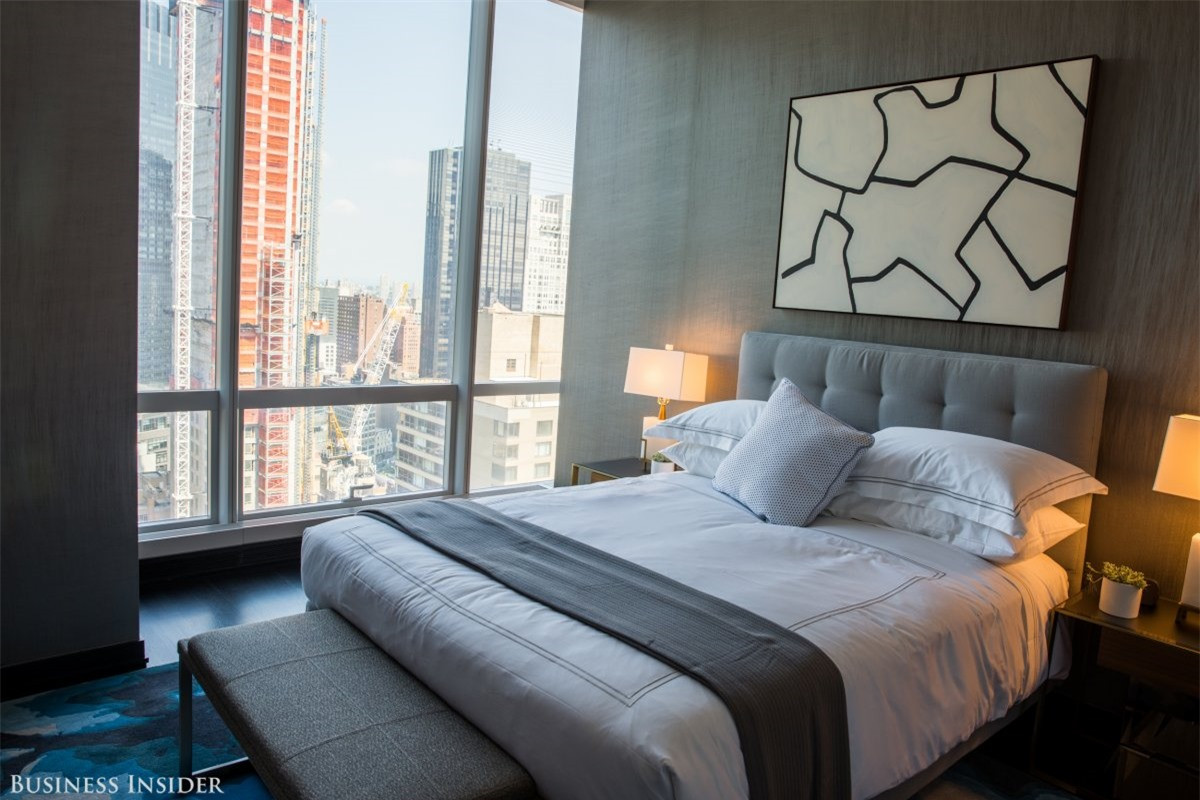  38 căn hộ khác nhau nằm ở 7 tầng đã được trang bị đầy đủ các đồ đạc. Những căn hộ có 1 phòng ngủ cho người sống độc thân cho tới 2 và 4 phòng ngủ cho cả gia đình.