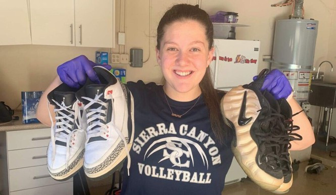 Co be thu gom hang chuc ngan doi giay tang nguoi vo gia cu