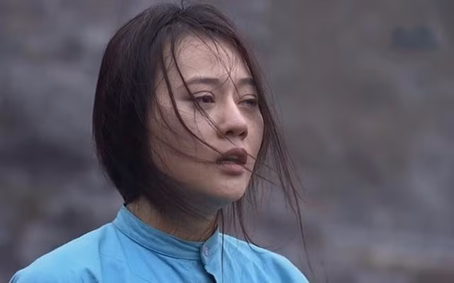 Sao nu 3 lan dien canh bi cuong buc, ngoai doi nong bong, giau sang