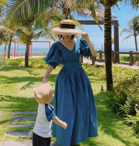 Con trai Hoa Minzy moi hon 1 tuoi da hat tron ven bai hat cua me-Hinh-2