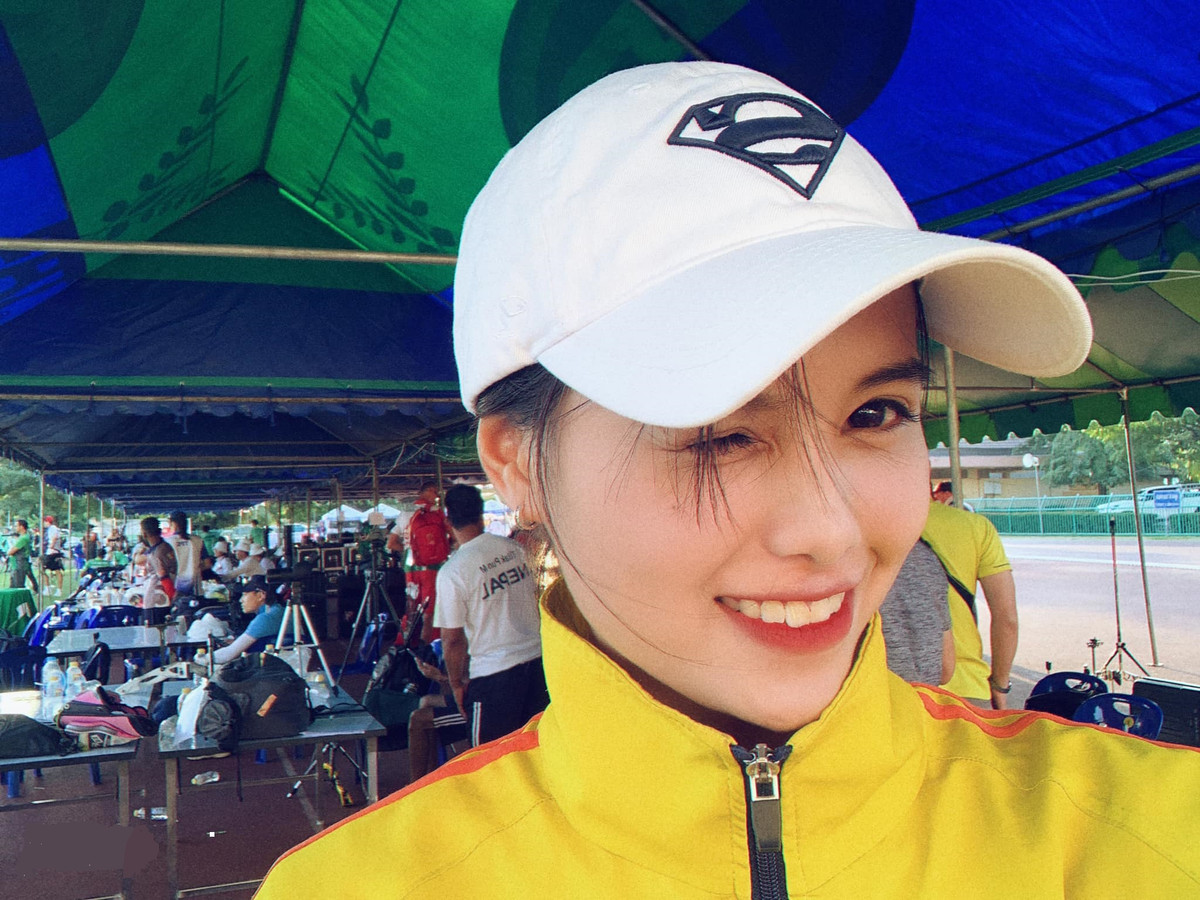 Với sức hút lớn sau thành công tại đấu trường khu vực, Ánh Nguyệt hiện có hàng nghìn người theo dõi trên mạng xã hội. Tại trang cá nhân, cung thủ thường xuyên chia sẻ hình ảnh luyện tập, tham dự các giải đấu cũng như những khoảnh khắc giản dị đời thường.