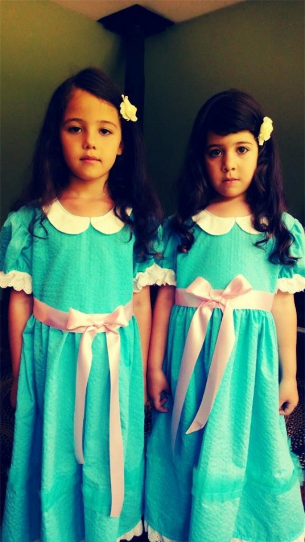 5. Chúng ta thường nghĩ sinh đôi phải cùng bố mẹ nhưng trên thế giới có nhiều cặp song sinh không nhất thiết phải cùng cha mà có thể khác cha.