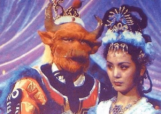 Vi Tru Bat Gioi, yeu quai xinh dep chet oan-Hinh-2