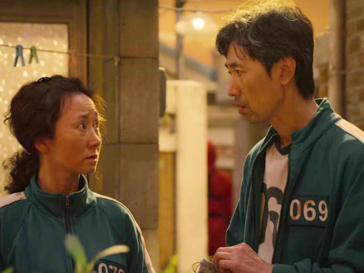  Lý do cặp vợ chồng 069 - 070 trở lại cuộc thi: Trong phim, hai người chơi có số thứ tự 069 và 070 là vợ chồng, cả hai đều đồng ý trở lại cuộc thi sau khi được thả ra một lần ở cuối tập 1. Điều đó đồng nghĩa với việc hai người đều biết mình sẽ gặp nguy hiểm tính mạng nếu trở lại cuộc thi. Thậm chí, dù một trong hai người may mắn chiến thắng, thì người còn lại chắc chắn phải bỏ mạng. Dù chỉ là "gia vị" để tăng kịch tính và bi thảm cho cốt truyện, nguyên nhân cả hai vợ chồng chấp nhận mạo hiểm mạng sống vẫn là câu hỏi bỏ ngỏ với nhiều khán giả.