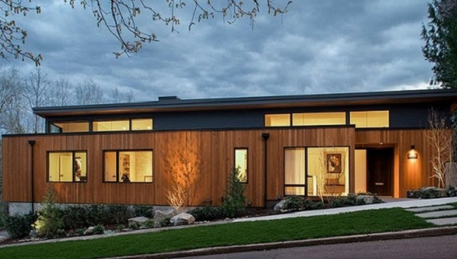 Với một căn mà đầy đủ bằng gỗ sẽ có mức giá rất cao. Để giảm thiểu chi phí và tạo không gian mở, có thể phối thêm tường kính hay cửa kính ở một số vị trí phù hợp