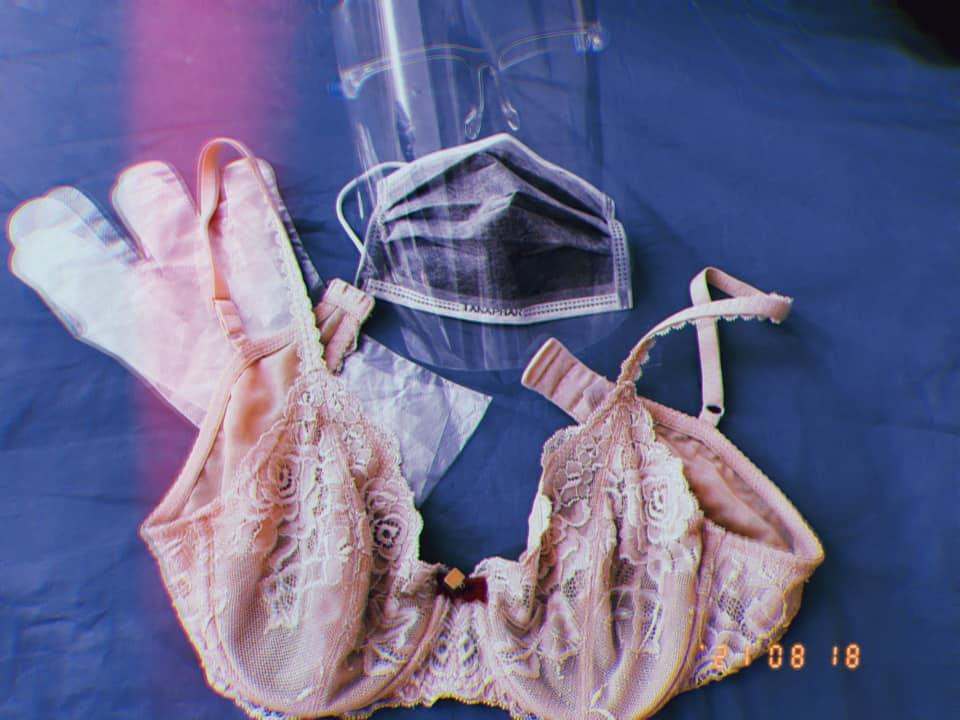 Kiều Anh “Phía Trước Là Bầu Trời” não cá vàng, mặc mỗi áo lót đi siêu thị - Hình 3 Kieu Anh “Phia Truoc La Bau Troi” nao ca vang, mac moi ao lot di sieu thi-Hinh-3