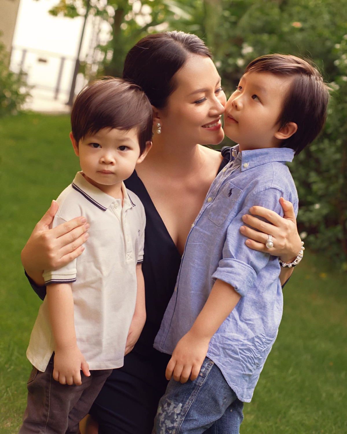 Sau khi tham gia phim 'Cha và con và... ' của đạo diễn Phan Đăng Di, Đỗ Hải Yến tạm dừng đóng phim và dành toàn bộ thời gian cho công việc làm mẹ. Con trai lớn nhất của cô nay đã 6 tuổi, bé trai thứ 2 gần 4 tuổi và cô con gái út gần 1 tuổi rưỡi.