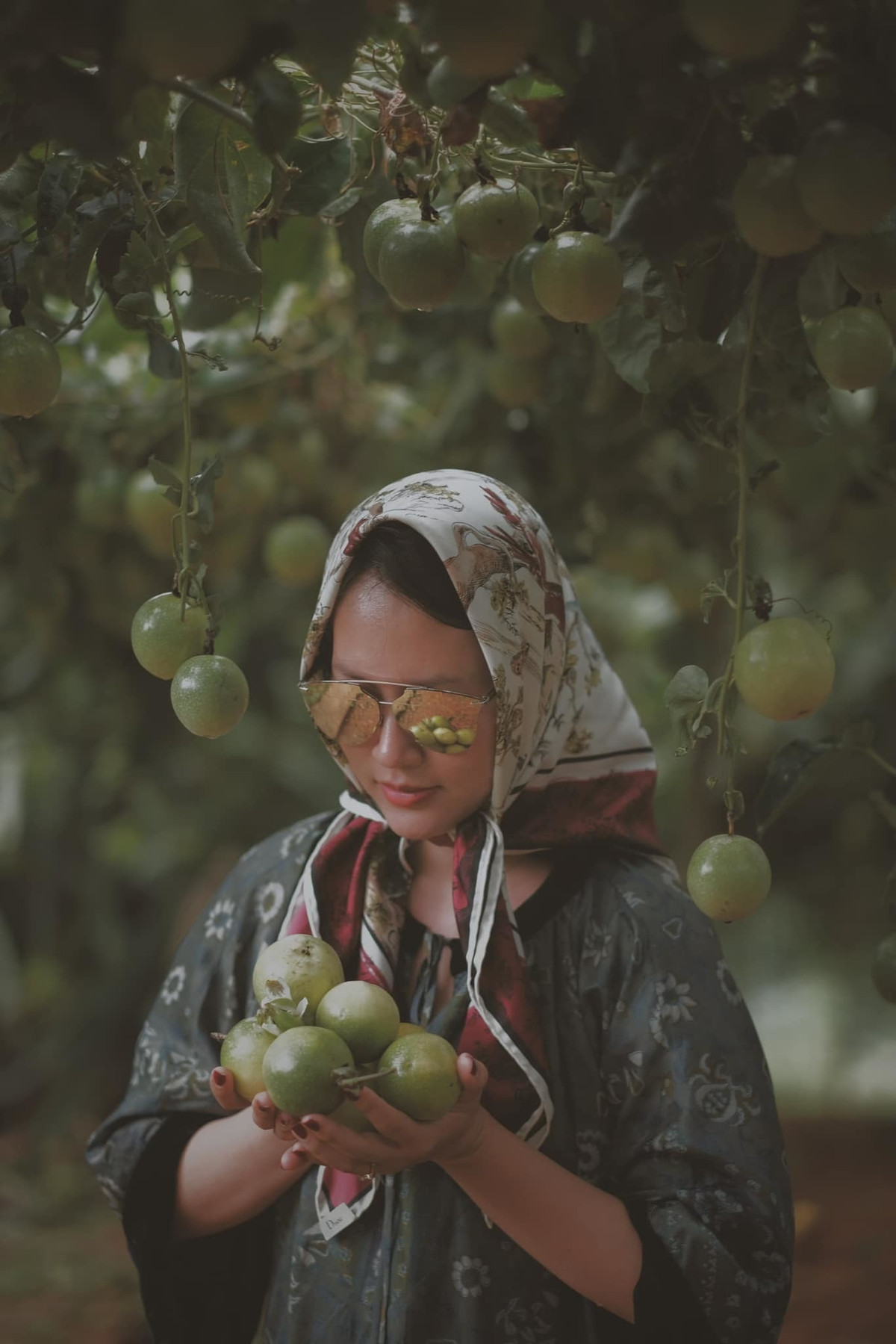 Hạnh phúc mỗi ngày của Đỗ Hải Yến hiện tại là chăm sóc các con cũng như làm vườn, chăm hoa, hái quả.