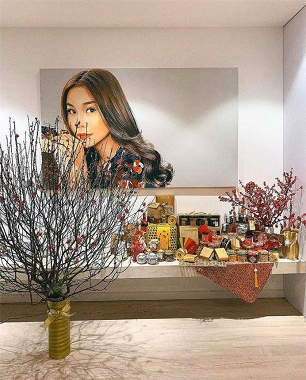 Thanh Hằng: Nằm ngoài "tâm bão" yêu trai trẻ của mỹ nhân Việt - Hình 3 Thanh Hang: Nam ngoai