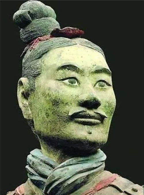 Chan tuong viec dung nguoi song lam tuong dat nung trong lang Tan Thuy Hoang-Hinh-2