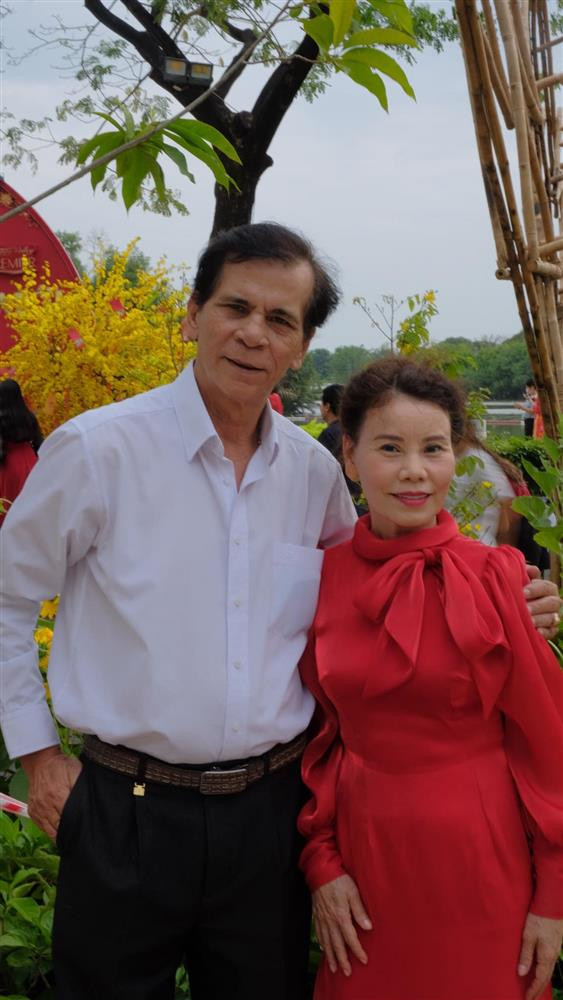 Ngoai hinh bo me Ho Ngoc Ha tu xua den nay-Hinh-12