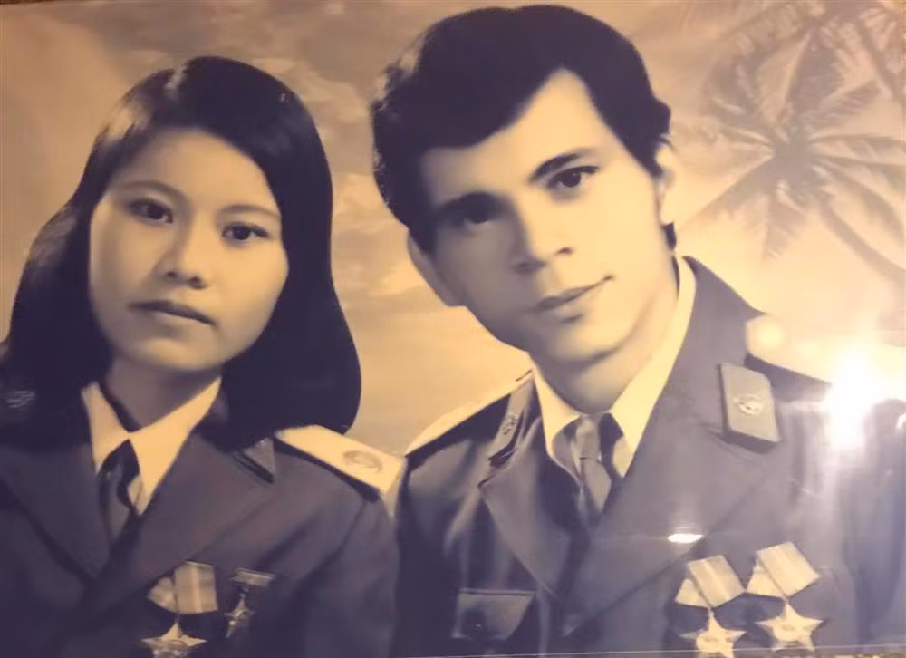 Ngoai hinh bo me Ho Ngoc Ha tu xua den nay