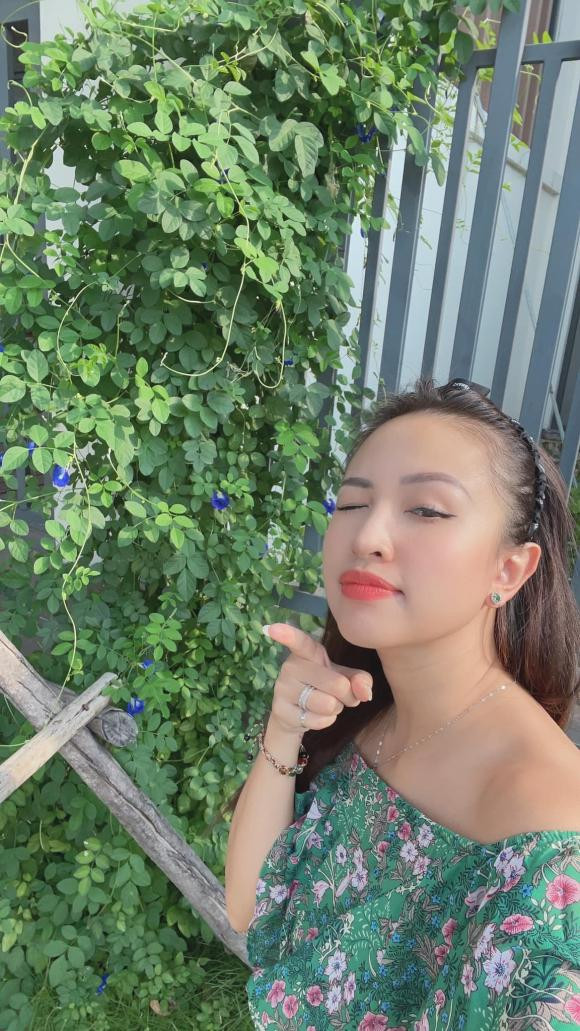 Van Hugo, Vy Oanh phan ung ra sao khi co nguoi hai trom hoa nha minh?-Hinh-2