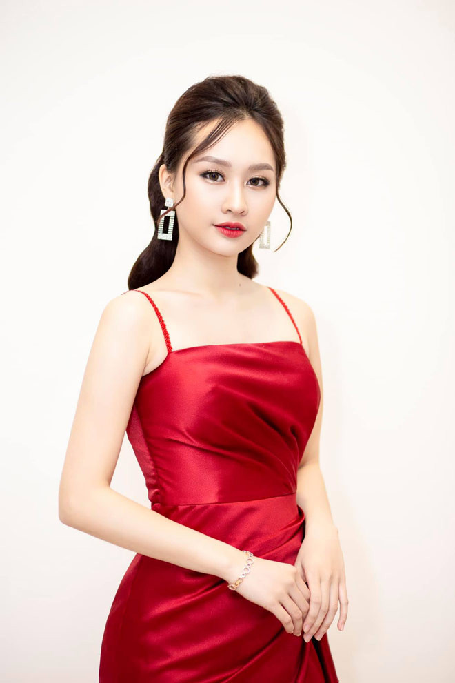 A khoi DH Kinh te Quoc dan gay chu y boi dam cuoi xa hoa-Hinh-13